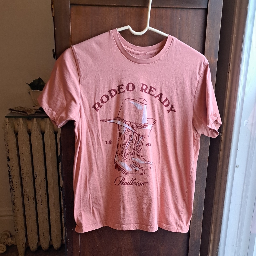 Pendleton Size Med Peach Rodeo Ready  T-Shirt